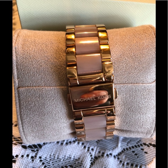 MICHAEL KORS Chronograph Rose Gold Watch MK5943 - Picture 6 of 7